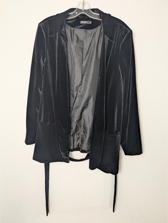 Reitmans Jackets & Blazers - Women's Vintage Black Velvet Open-Front Belted Blazer Jacket Size 20